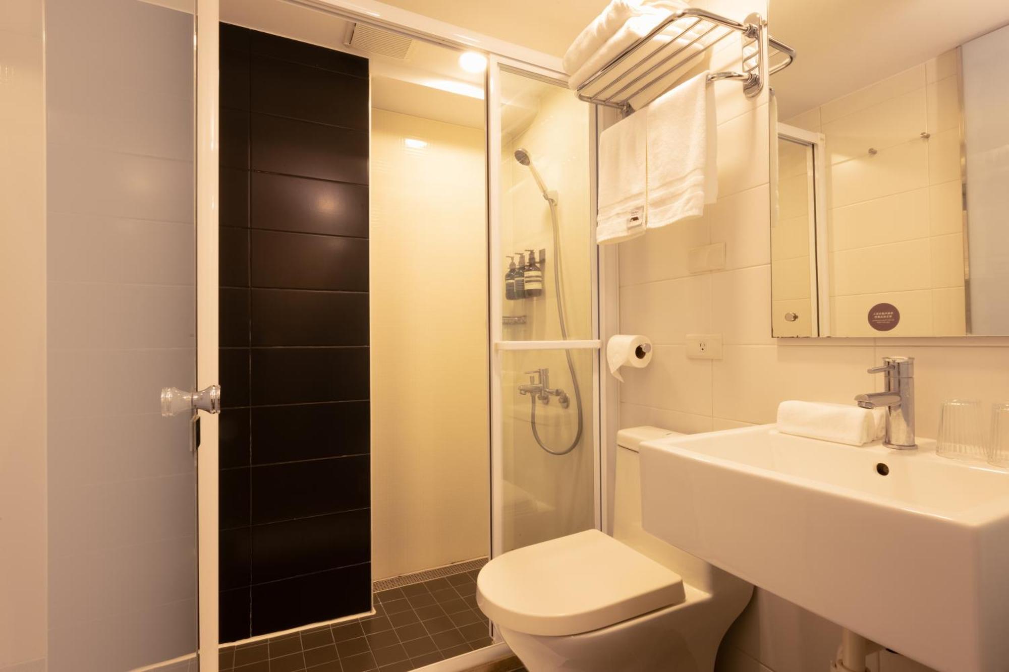 Cat Tail Pocket Inn ไทเป ภายนอก รูปภาพ
